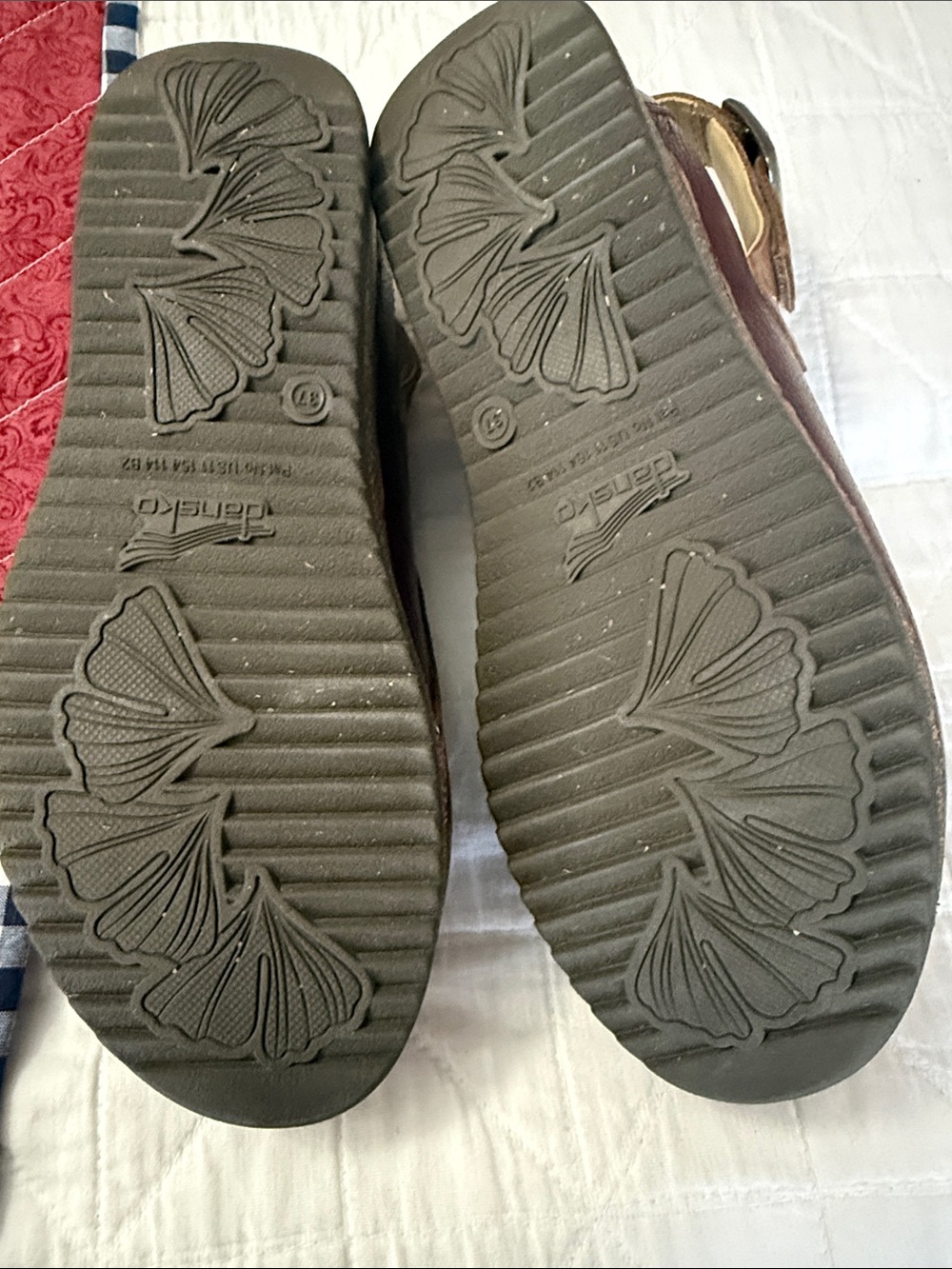 Dansko Merrin Burgundy Leather Slingback Clogs with Tan Strap -Size 37 (7) - Picture 9 of 9